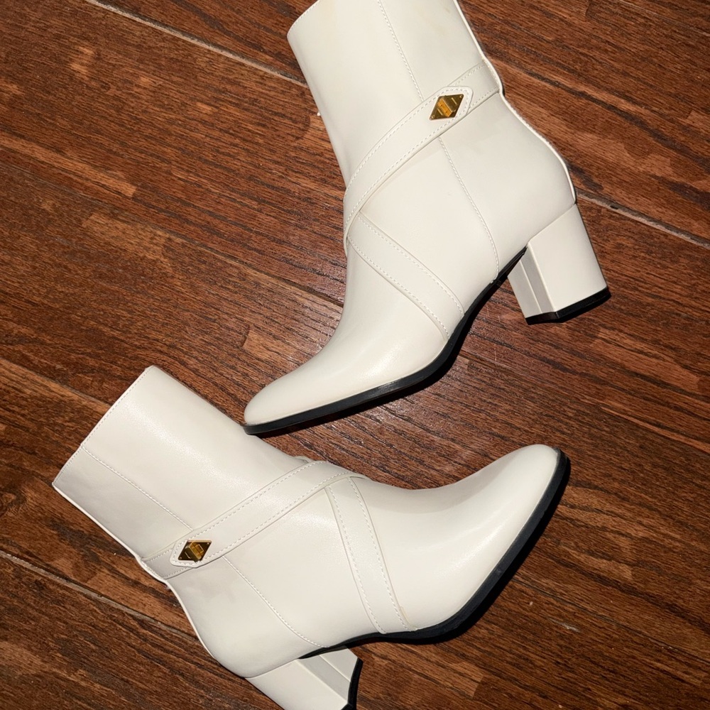 Elegant White Ankle Boots